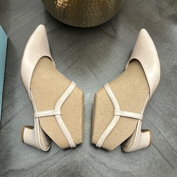 LIFESTRIDE Minimalist Slingback Pumps - Picture 6 of 12